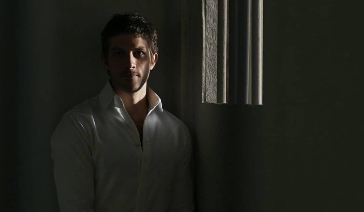 Ari vai pagar pelos erros na novela das nove. Foto: Reprodução/Globo