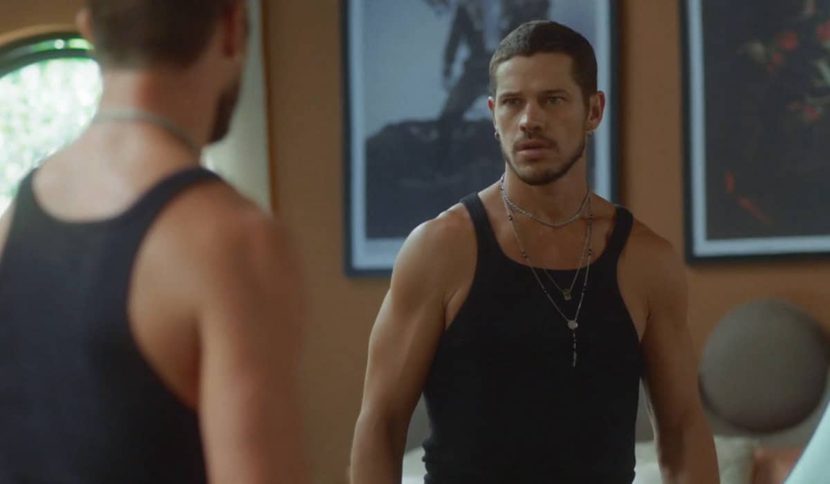 Lui se sente cada vez mais isolado na novela das sete. Foto: Reprodução/Globo