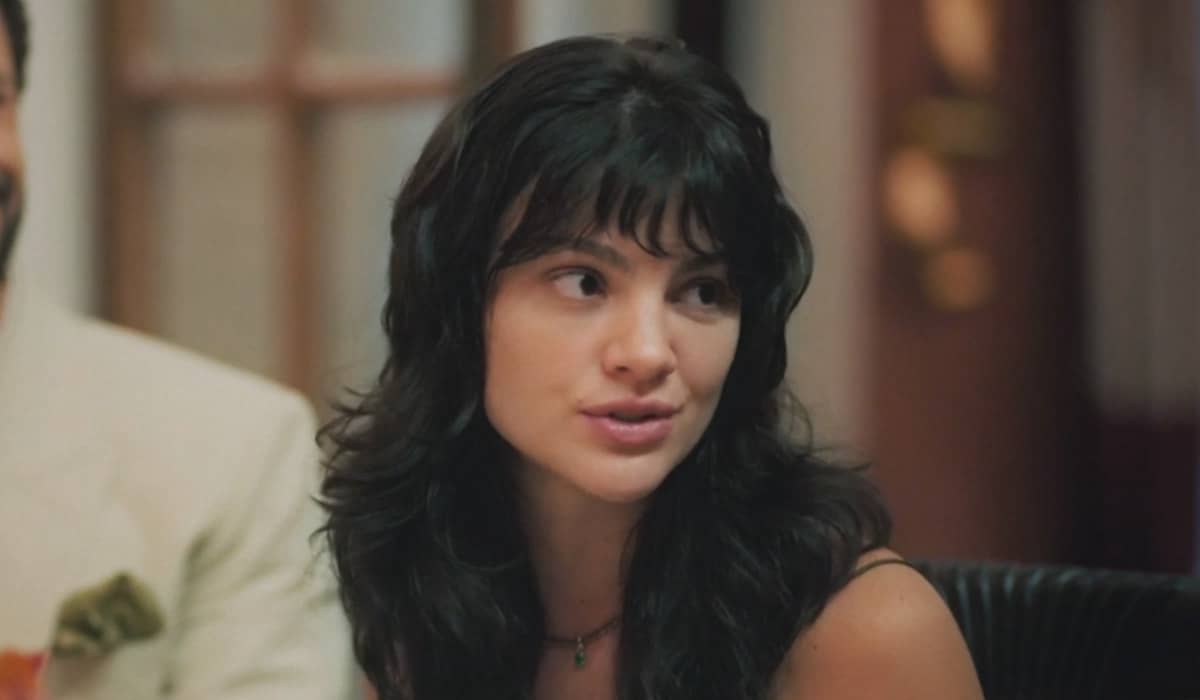 Petra consegue os remédios com facilidade na novela das nove. Foto: Reprodução/Globo