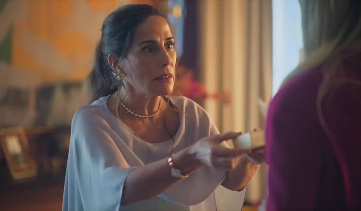 Irene incentiva falsa gravidez de Graça na novela das nove. Foto: Reprodução/Globo