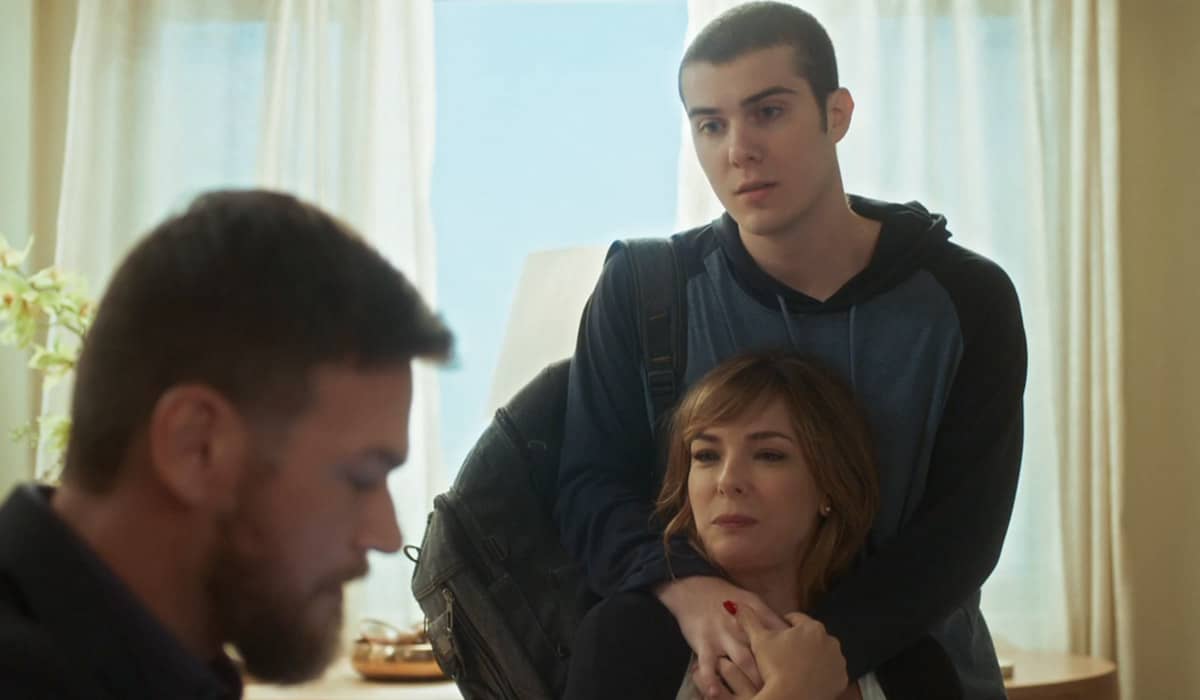 Clara se emociona com aproximação entre Rafa e Theo nos próximos capítulos. Foto: Reprodução/Globo