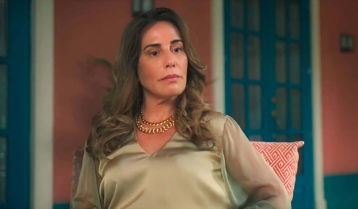 Irene aconselha Gladys a não aceitar Aline na escola. Fonte: Reprodução/Globo