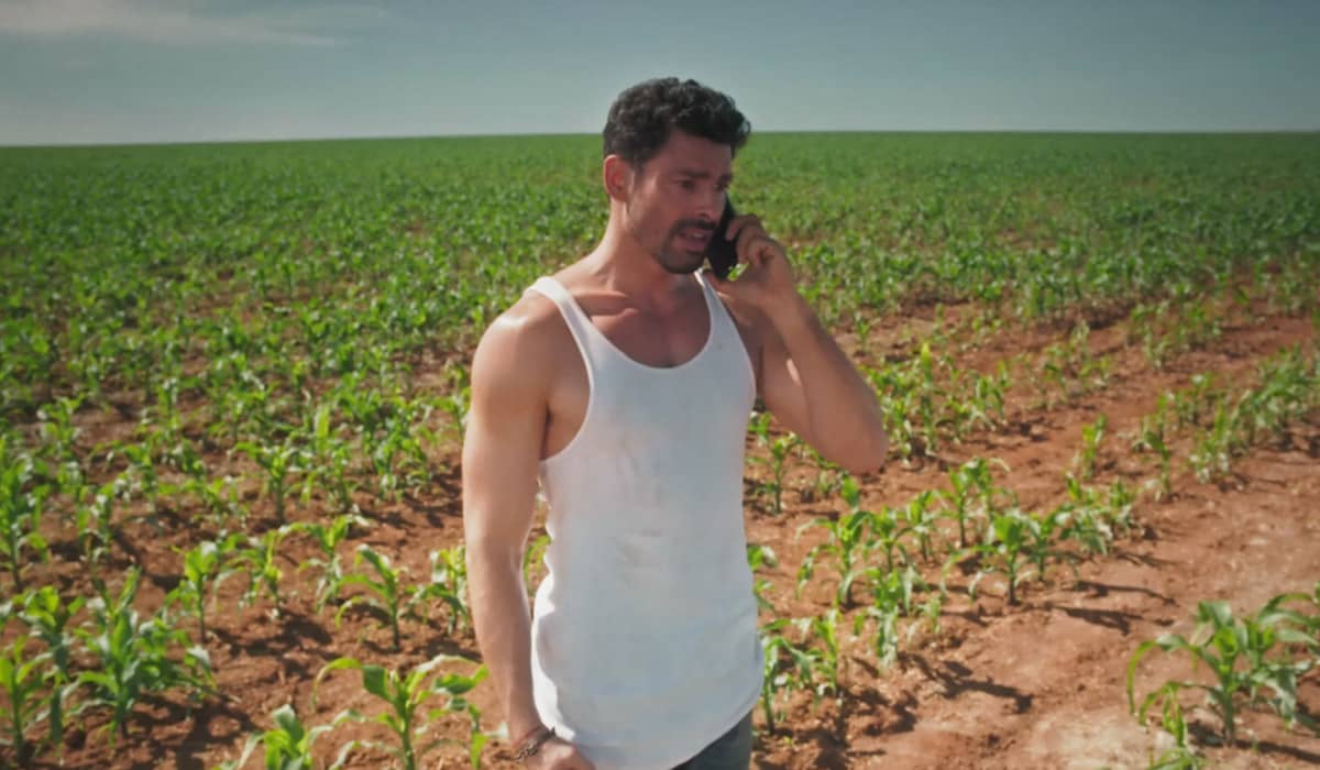 Caio pode virar uma grande pedra no sapato do irmão na novela Terra e Paixão. Foto: Reprodução/Globo