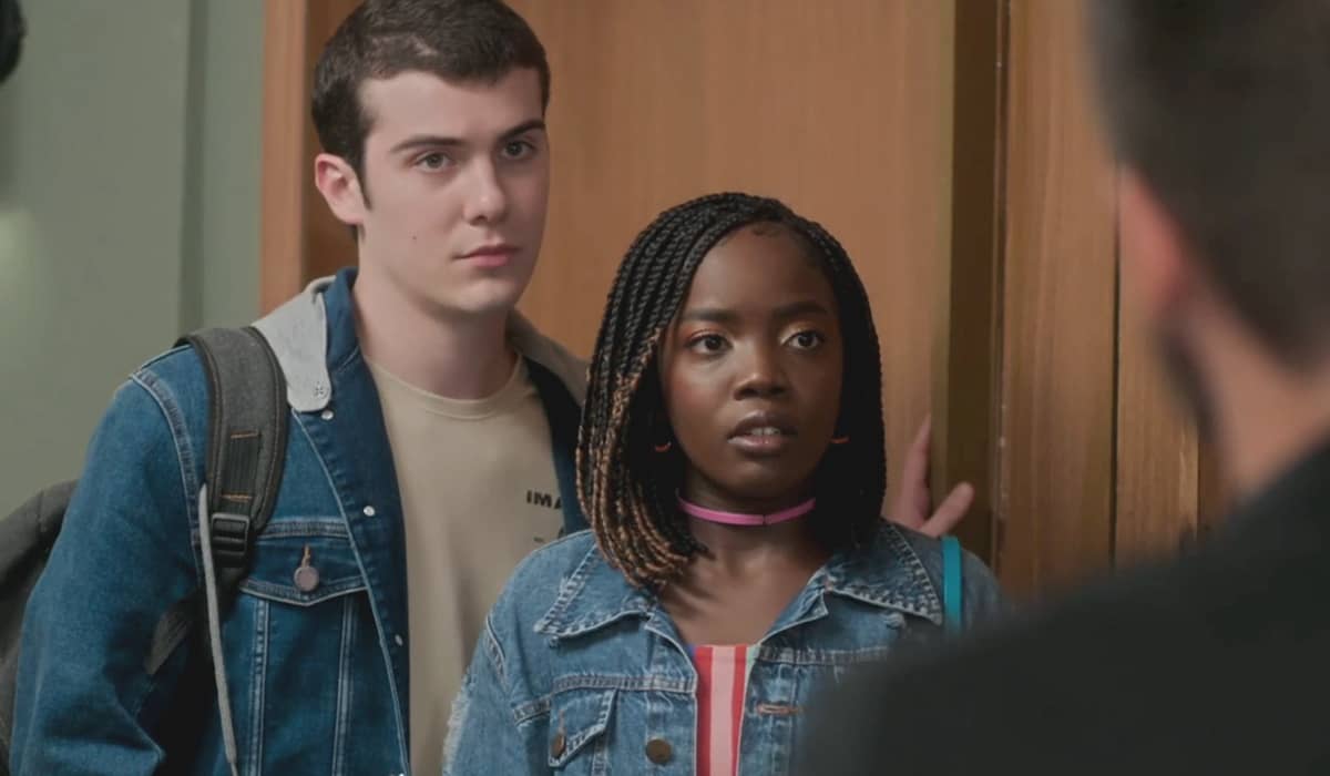 Kate é impedida de ajudar Rafa. Fonte: Reprodução/Globo