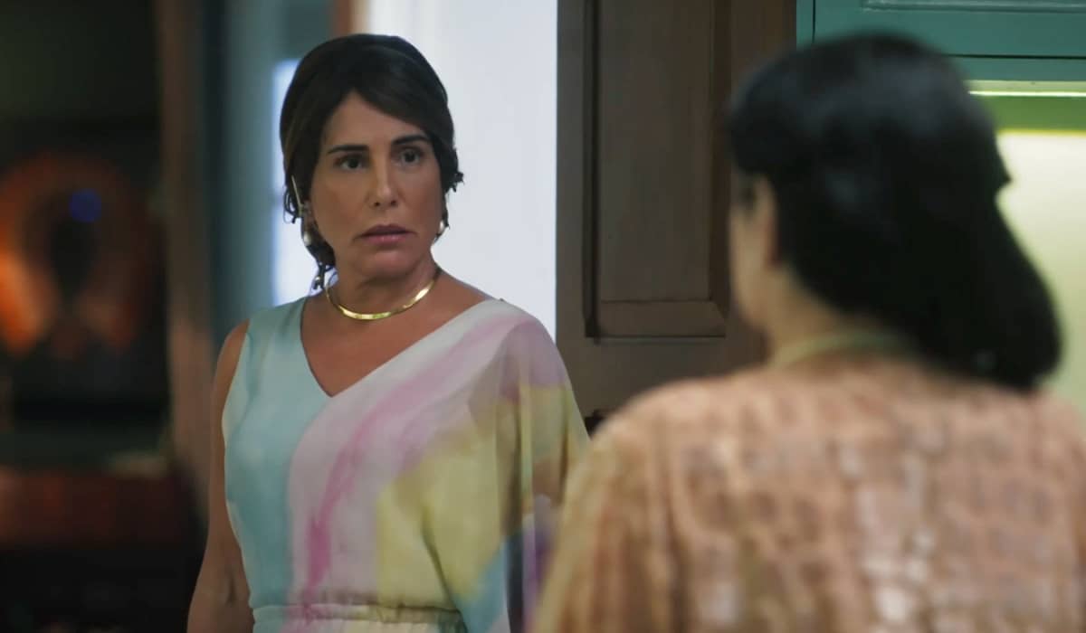 Irene ordenou o incêncio na plantação de Aline. Fonte: Reprodução/Globo