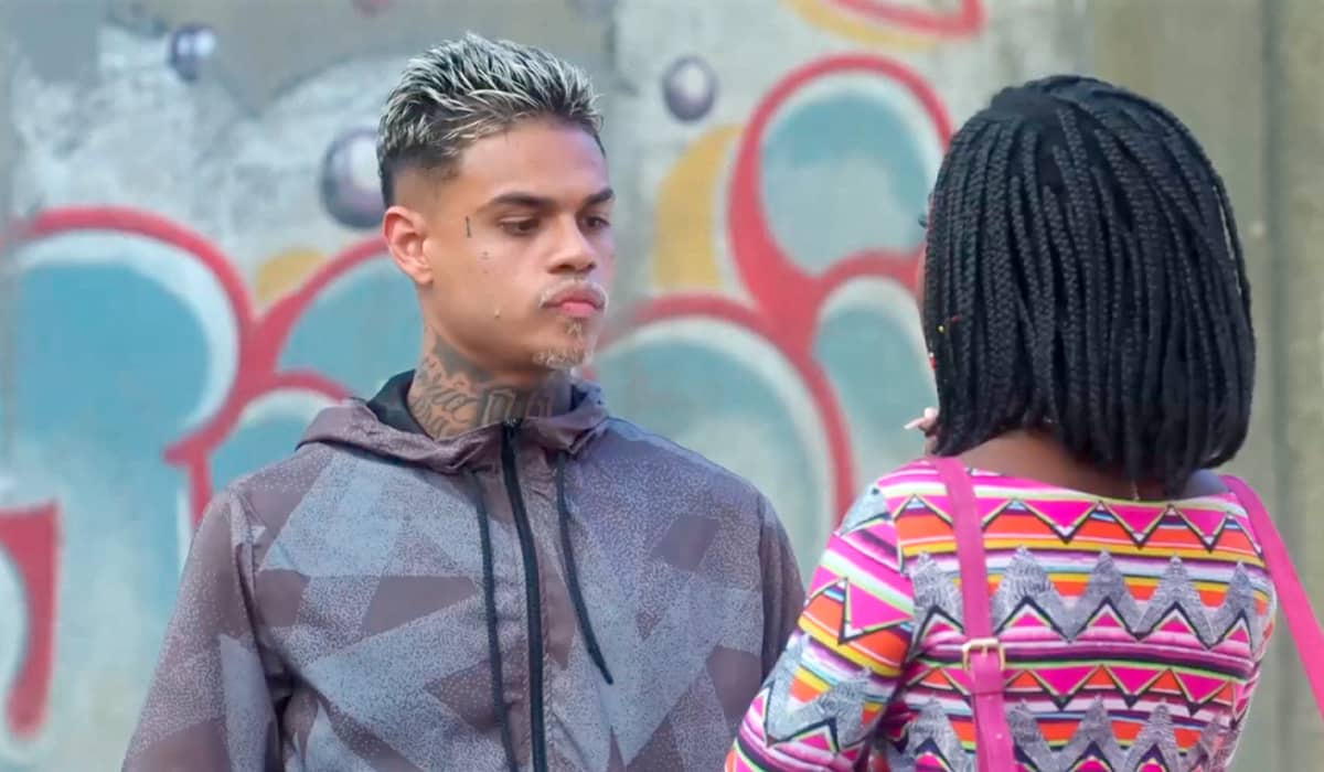 Hugo tem um assunto importante para tratar com Jenifer. Fonte: Reprodução/Globo