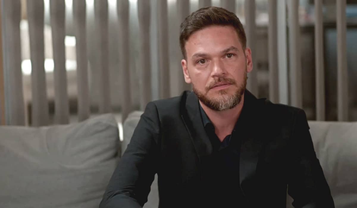 Theo está em um relacionamento com Lumiar. Fonte: Reprodução/Globo