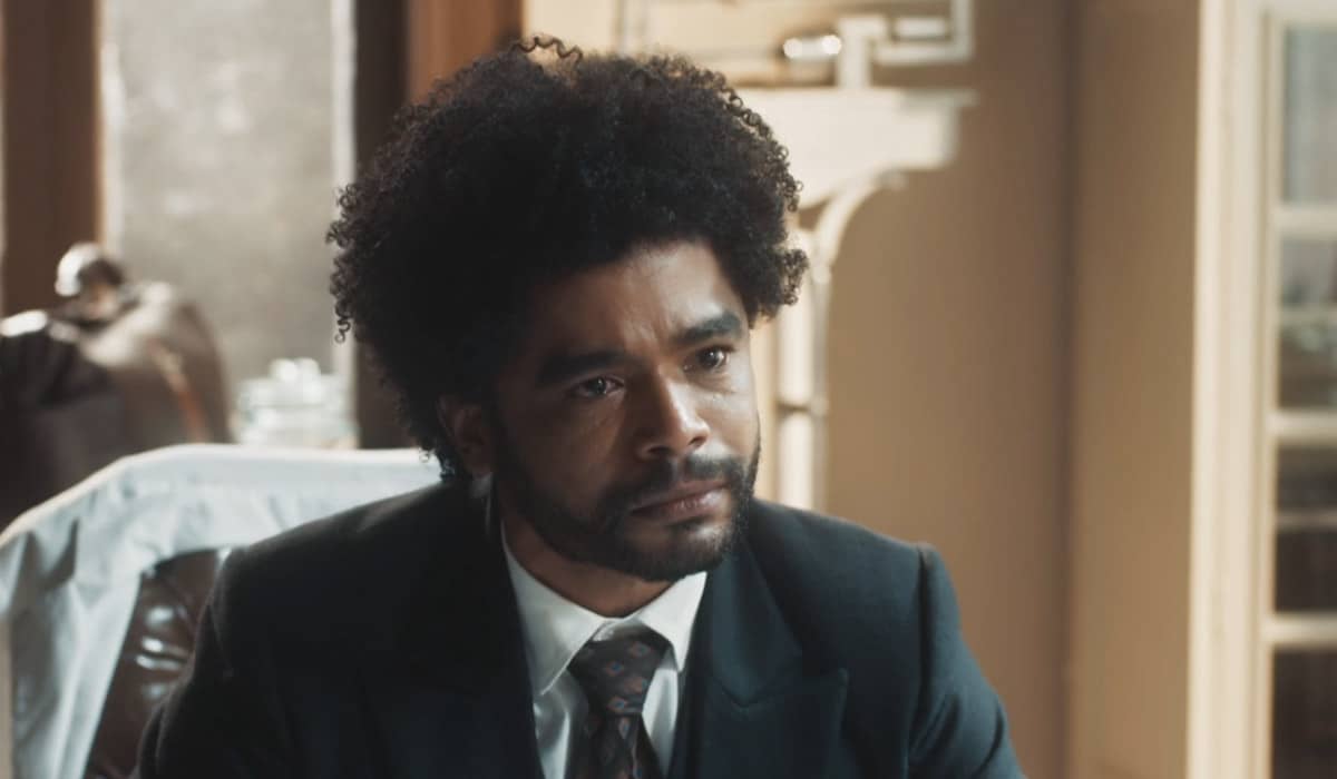 Orlando tenta salvar a vida de Marcelino em Amor Perfeito. Foto: Reprodução/Globo