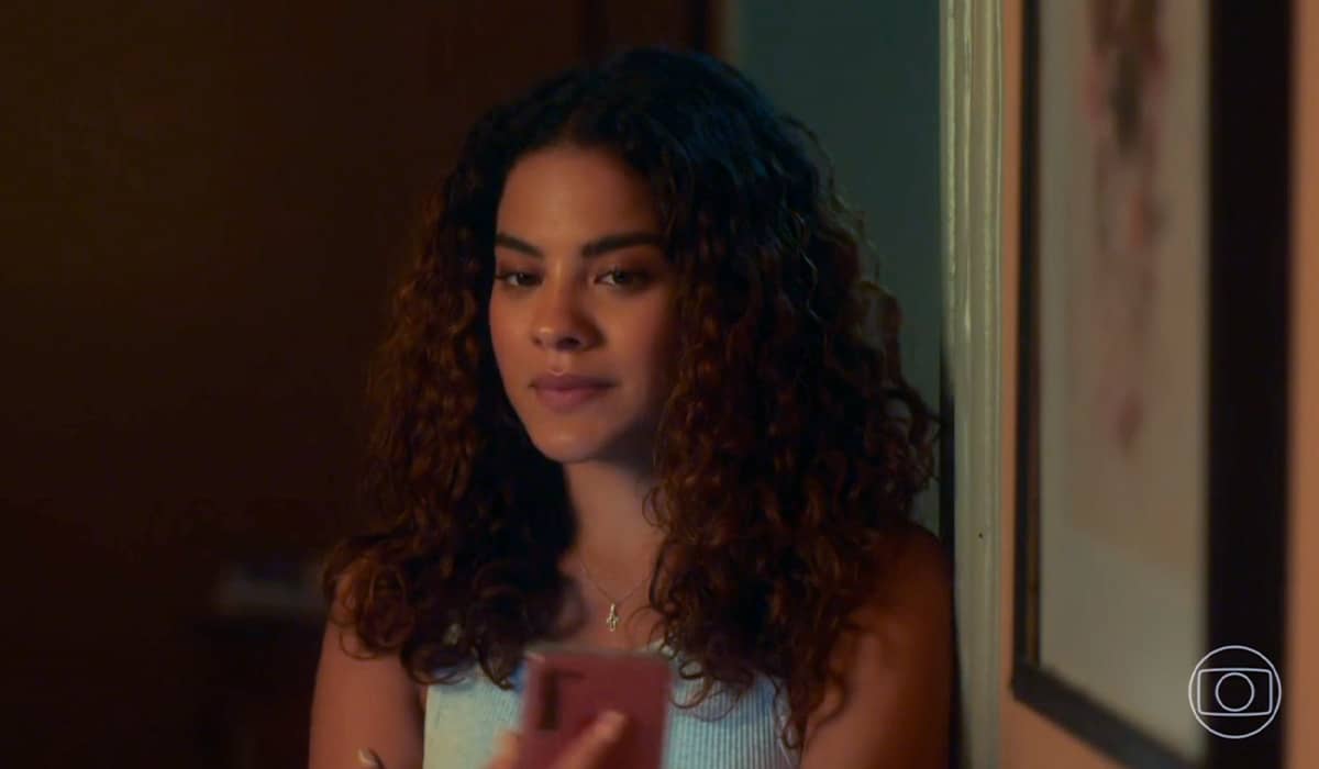 Jenifer não se conforma com a inocência de Theo. Fonte: Reprodução/Globo