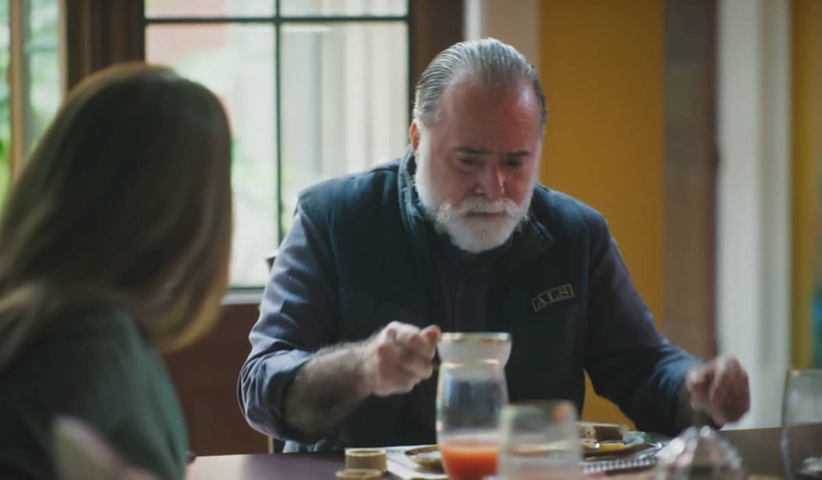 Antônio fica confuso com o retorno de sua antiga parceira em Terra e Paixão. Foto: Reprodução/Globo