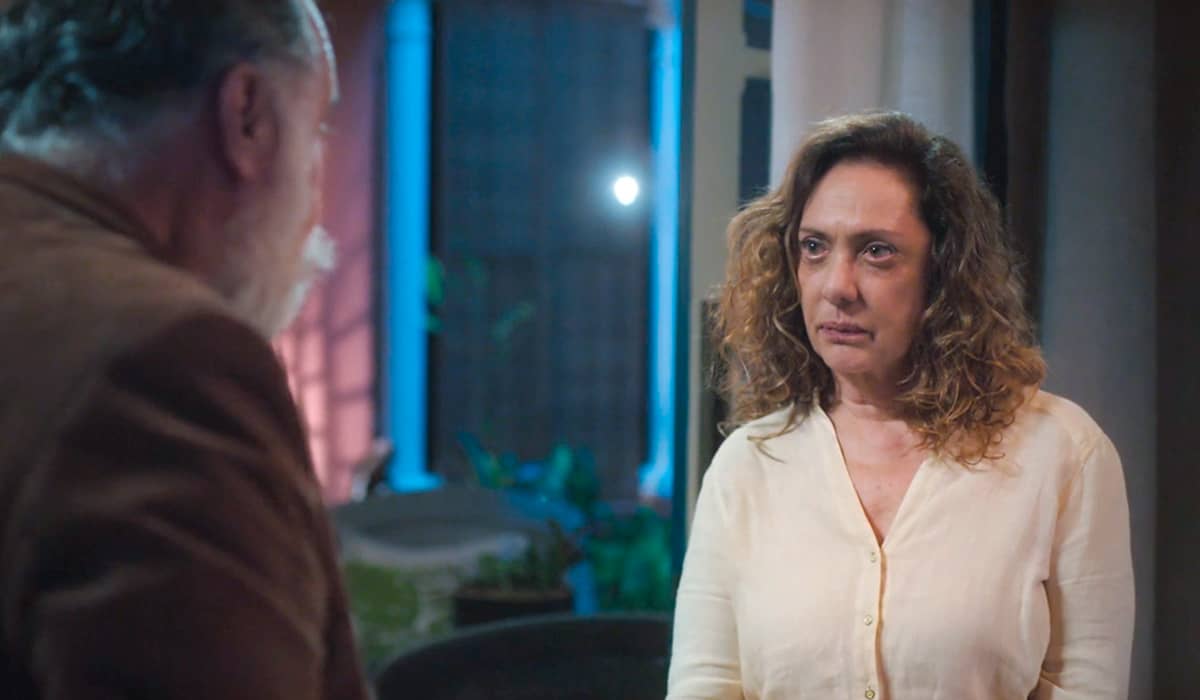 Agatha consegue dinheiro com Antônio. Fonte: Reprodução/Globo