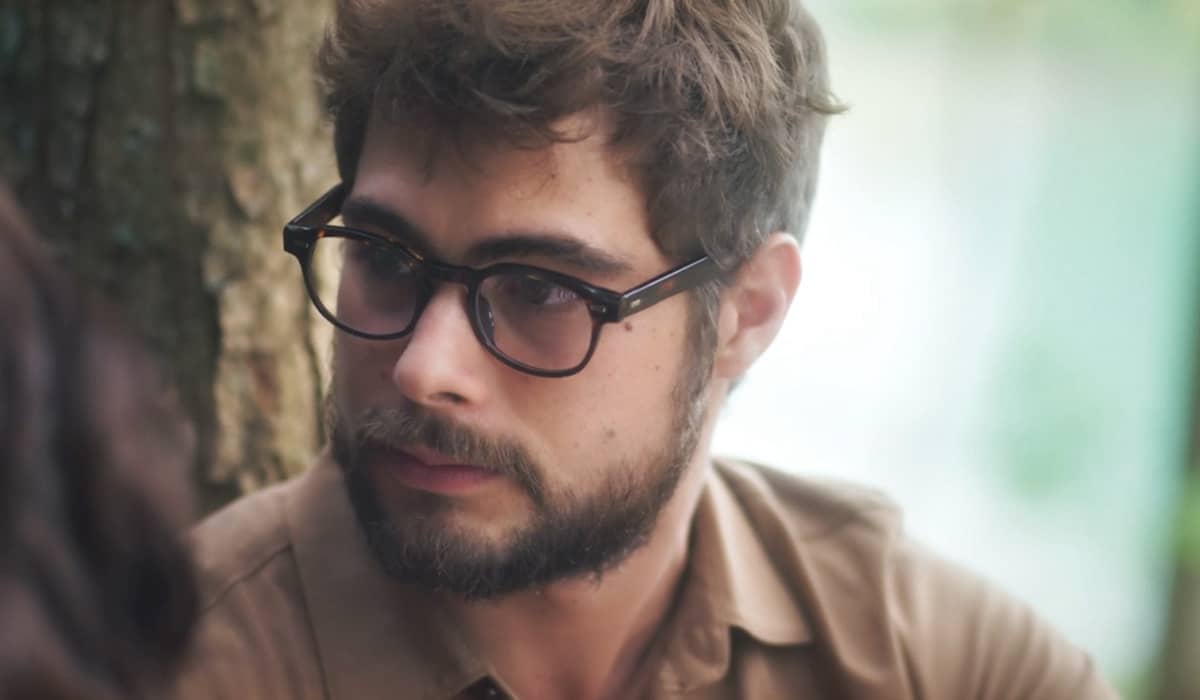 Hélio revela abuso sofrido por Petra. Fonte: Reprodução/Globo