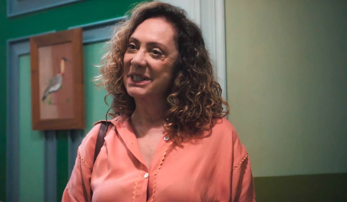 Agatha planeja arrancar dinheiro de Antônio. Fonte: Reprodução/Globo