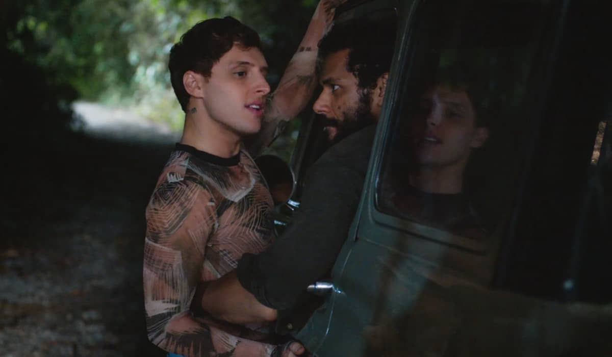 Kelvin toma um susto com o ultimato de Ramiro em Terra e Paixão. Foto: Reprodução/Globo