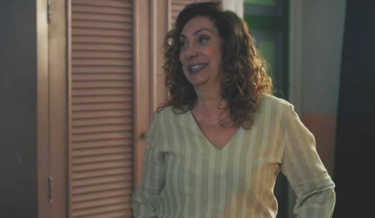 Agatha pretende arrancar dinheiro de Antônio. Fonte: Reprodução/Globo