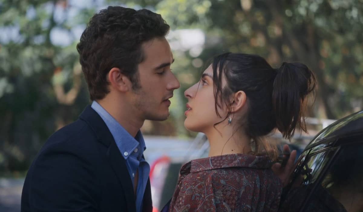 Giovanni e Ísis investem em relacionamento problemático em Elas por Elas. Foto: Reprodução/Globo