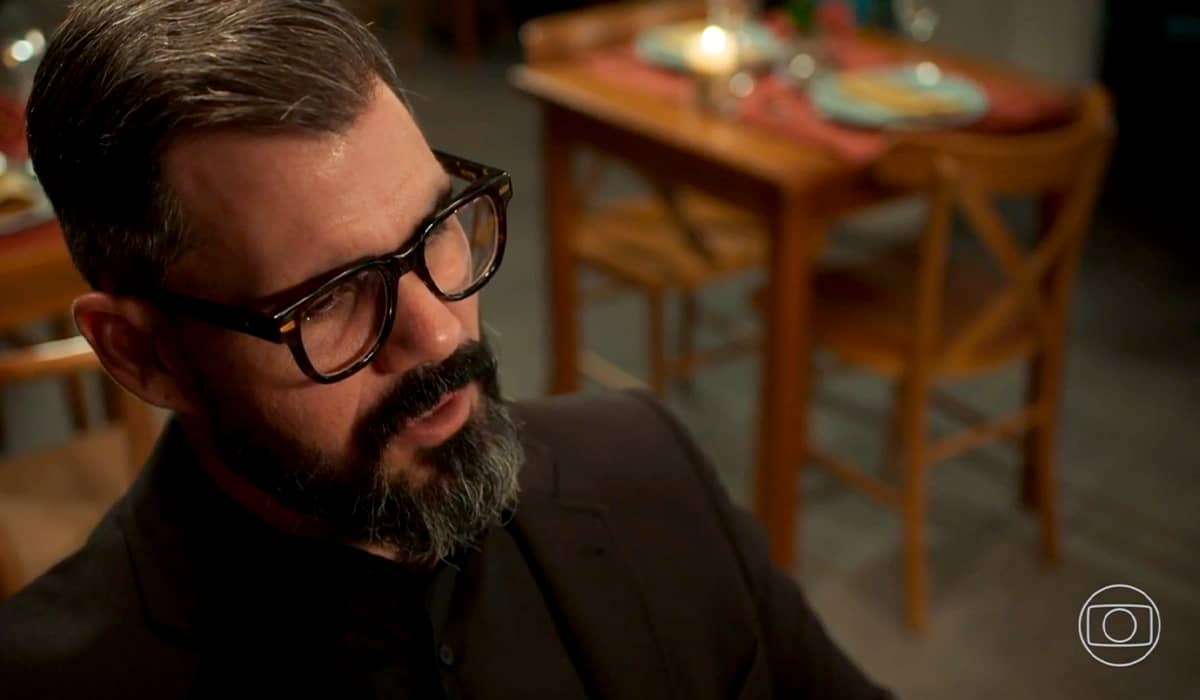 Pascoal desconfia das intenções de Cecília. Fonte: Reprodução/Globo
