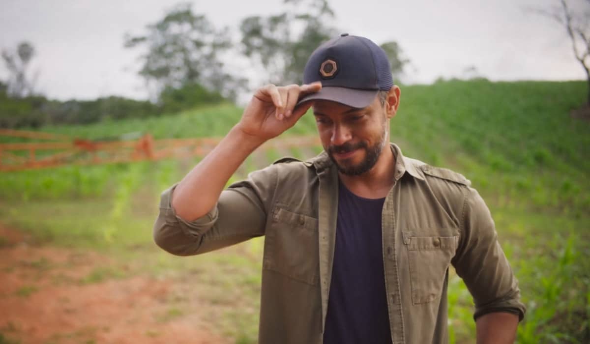 Jonatas fica revoltado com a atitude do pai em Terra e Paixão. Foto: Reprodução/Globo