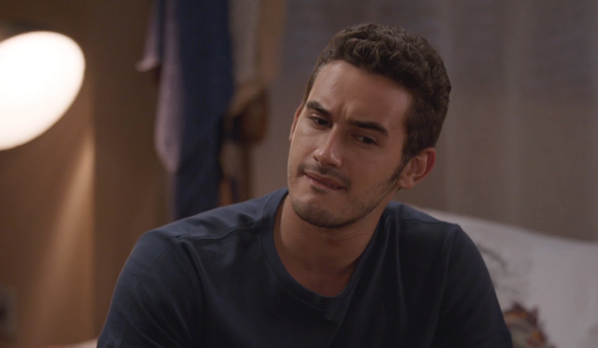 Giovanni cai na armação de Cris. Fonte: Reprodução/Globo