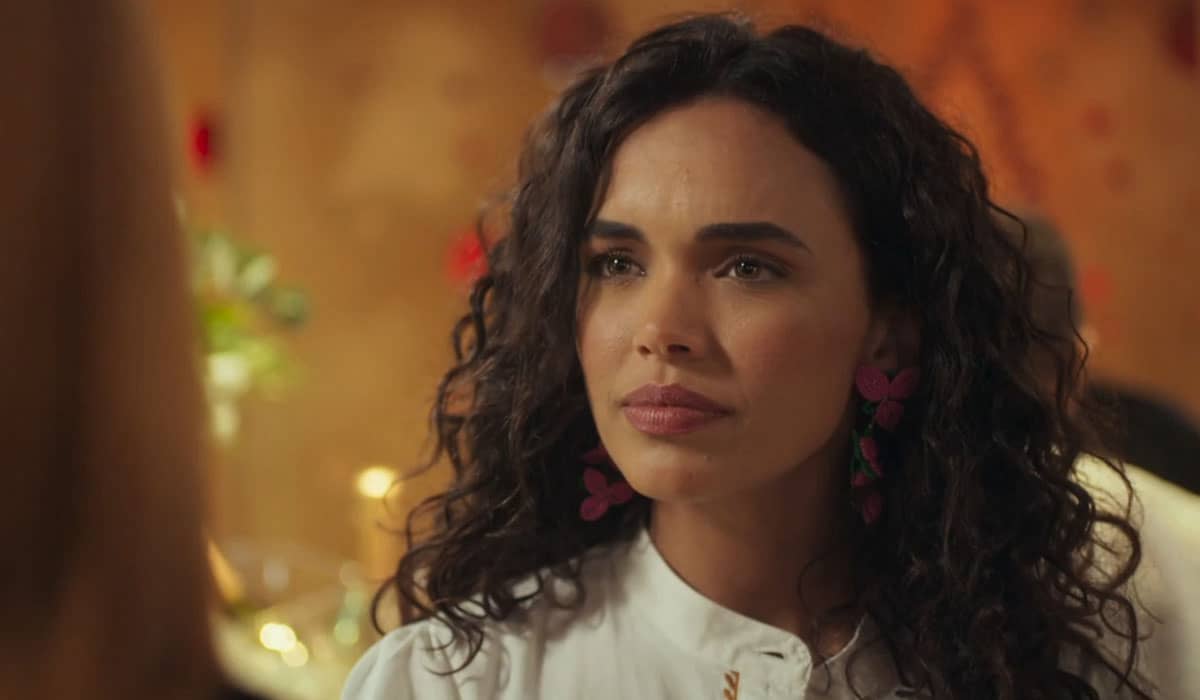 Luna fica intrigada com o pedido da mãe. Foto: Reprodução/Globo