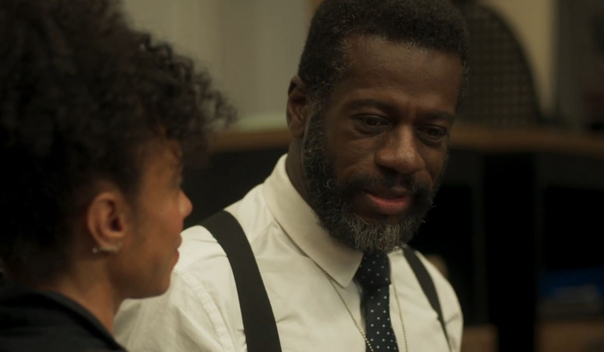 Barreto chega atrasado novamentem em Fuzuê. Foto: Reprodução/Globo